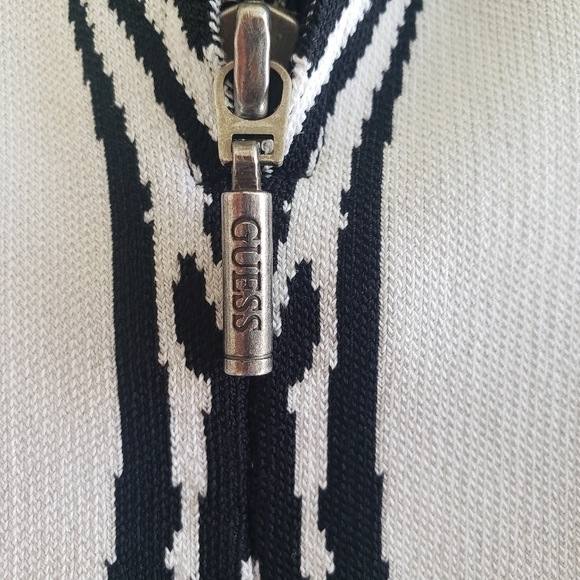 GUESS BLACK AND WHITE "ORNATE" PAISLEY BODYCON MINI-DRESS  SIZE SMALL - Picture 9 of 16